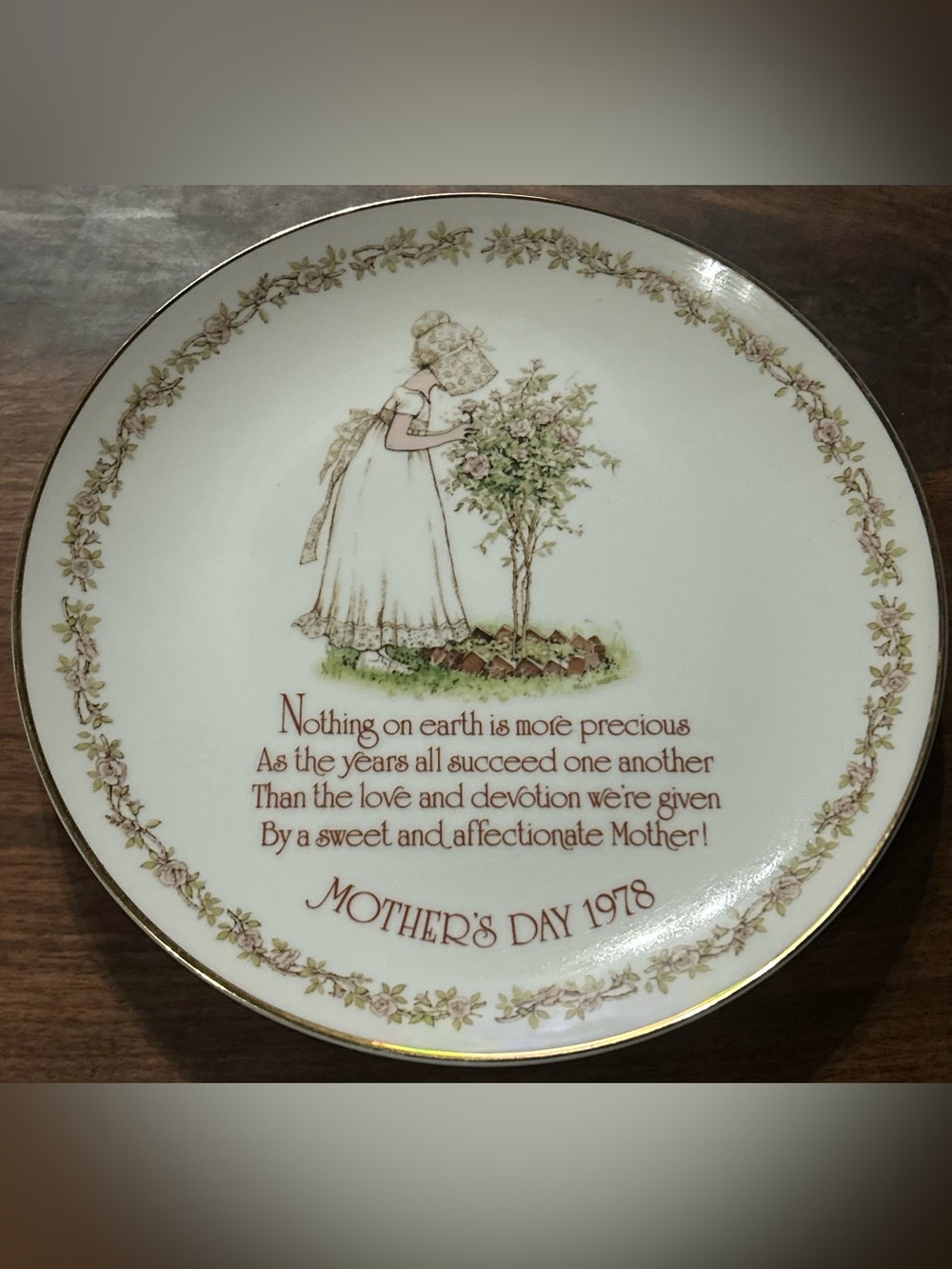 Vintage Holly Hobbie 1978 Commemorative Edition Mother’s Day Collectors’s Plate